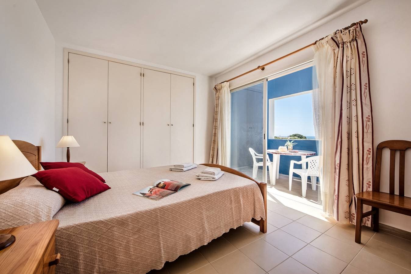 Foto 4 von 35: Sonnige Villa mit Zugang zum Pool - Entspannter Urlaub