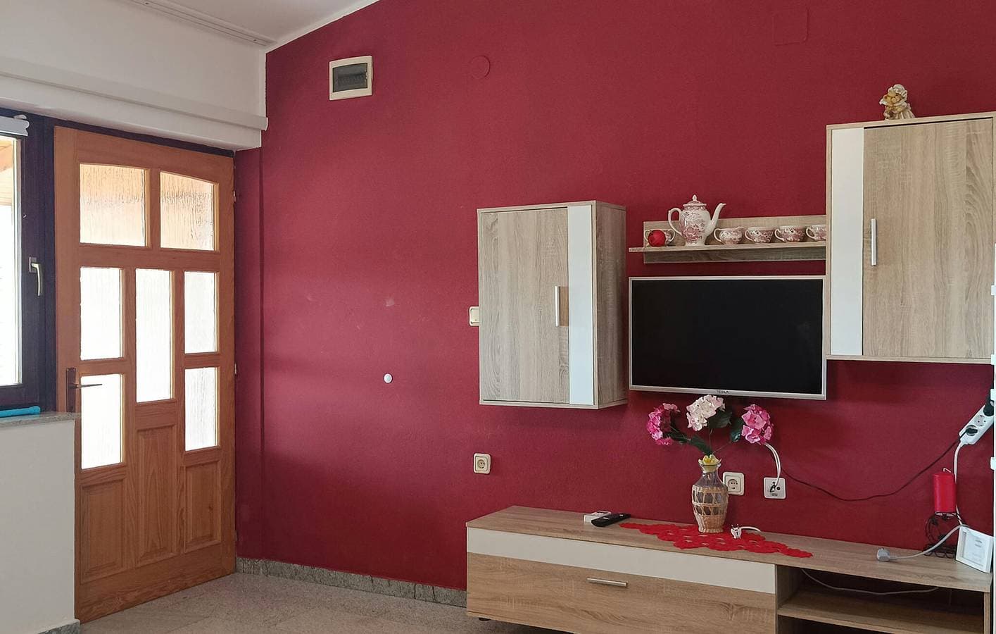 Foto 3 von 22: Apartment am Meer mit Terrasse, WLAN und Parkplatz in der Nähe von Novigradsko Mehr