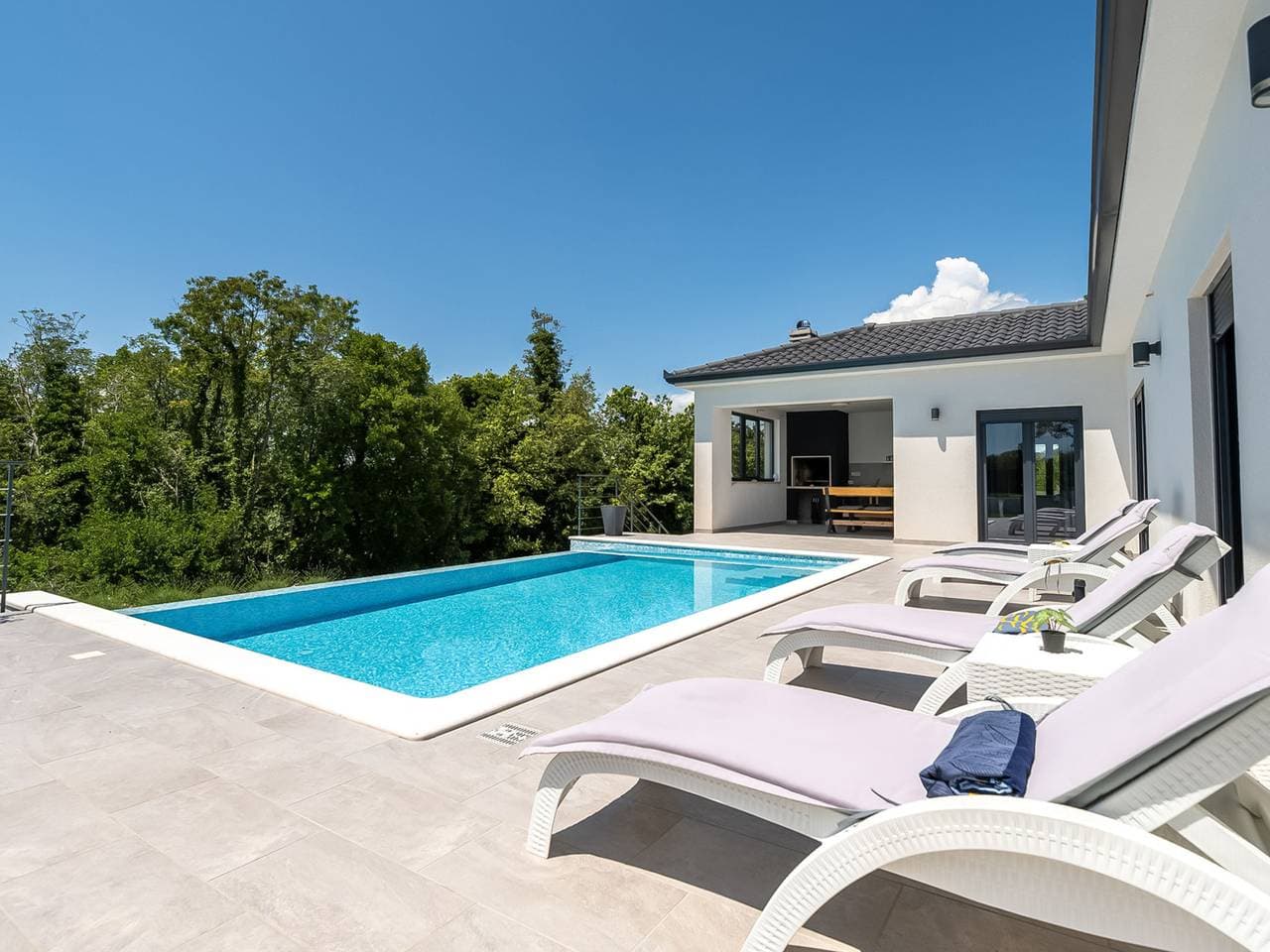 Foto 2 von 46: Villa Riki