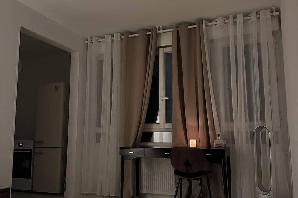 One-room apartment in Aubervilliers 1