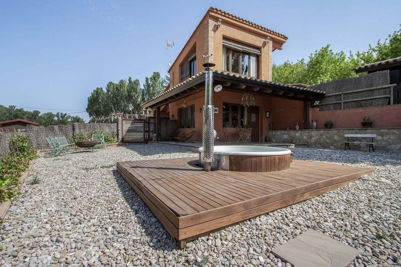 Foto 2 von 26: Apartment 'Touristic Ballonga Horses' mit privater Terrasse, WLAN und Klimaanlage
