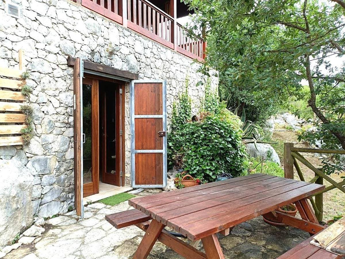 Quinta do Castelo, Casa de Campo de Pedra 1