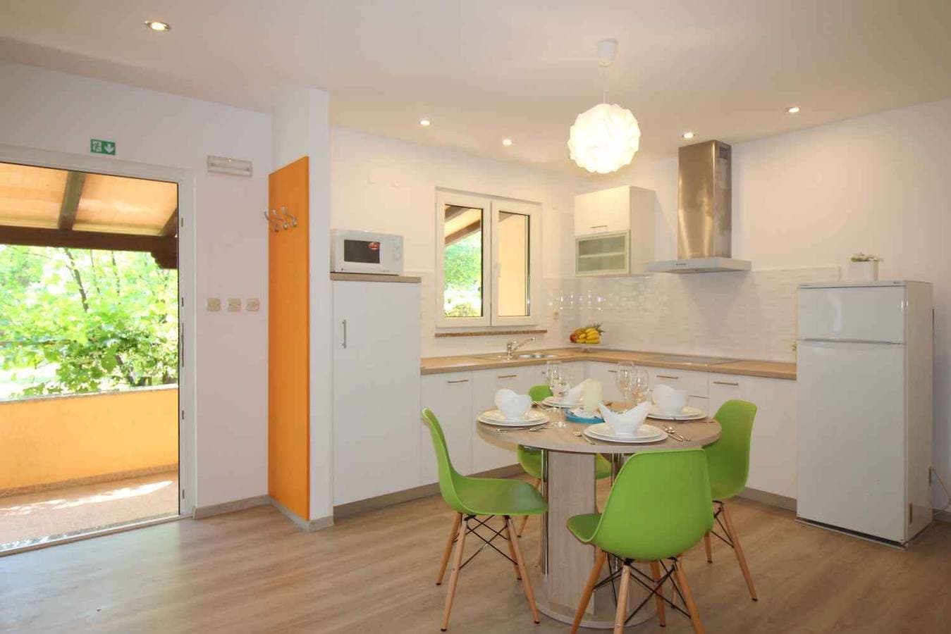 Foto 12 von 27: Bungalow mit Pool und Klimaanlage