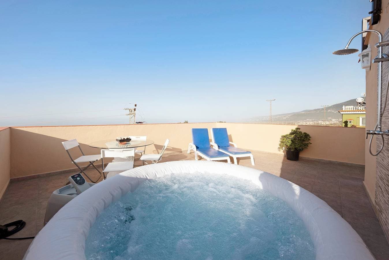 Foto 3 von 27: Haustierfreundliches Ferienhaus "Casa Luz" mit Meerblick, Whirlpool und WLAN