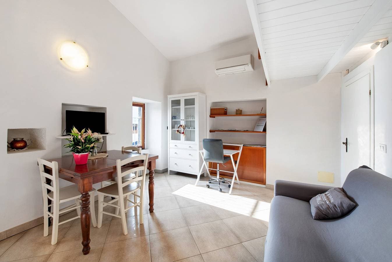 Foto 3 von 22: Ferienhaus 'Casa Tua Alla Torre' mit Seeblick, WLAN und Klimaanlage