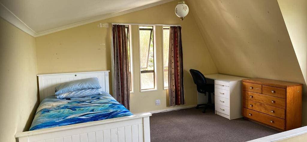 Foto 3 von 22: Ruhige Gästezimmer in Browns Bay mit Blick auf den Garten