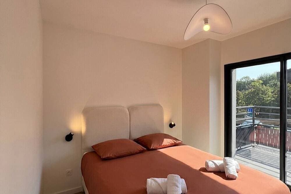 Foto 3 von 30: Villa Nova Annecy | Downtown & Lake | Sleeps 8