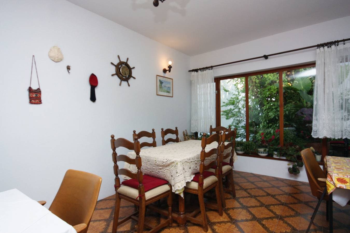 Foto 13 von 20: Zimmer mit Balkon und Meerblick Banjol, Rab S-5077-b