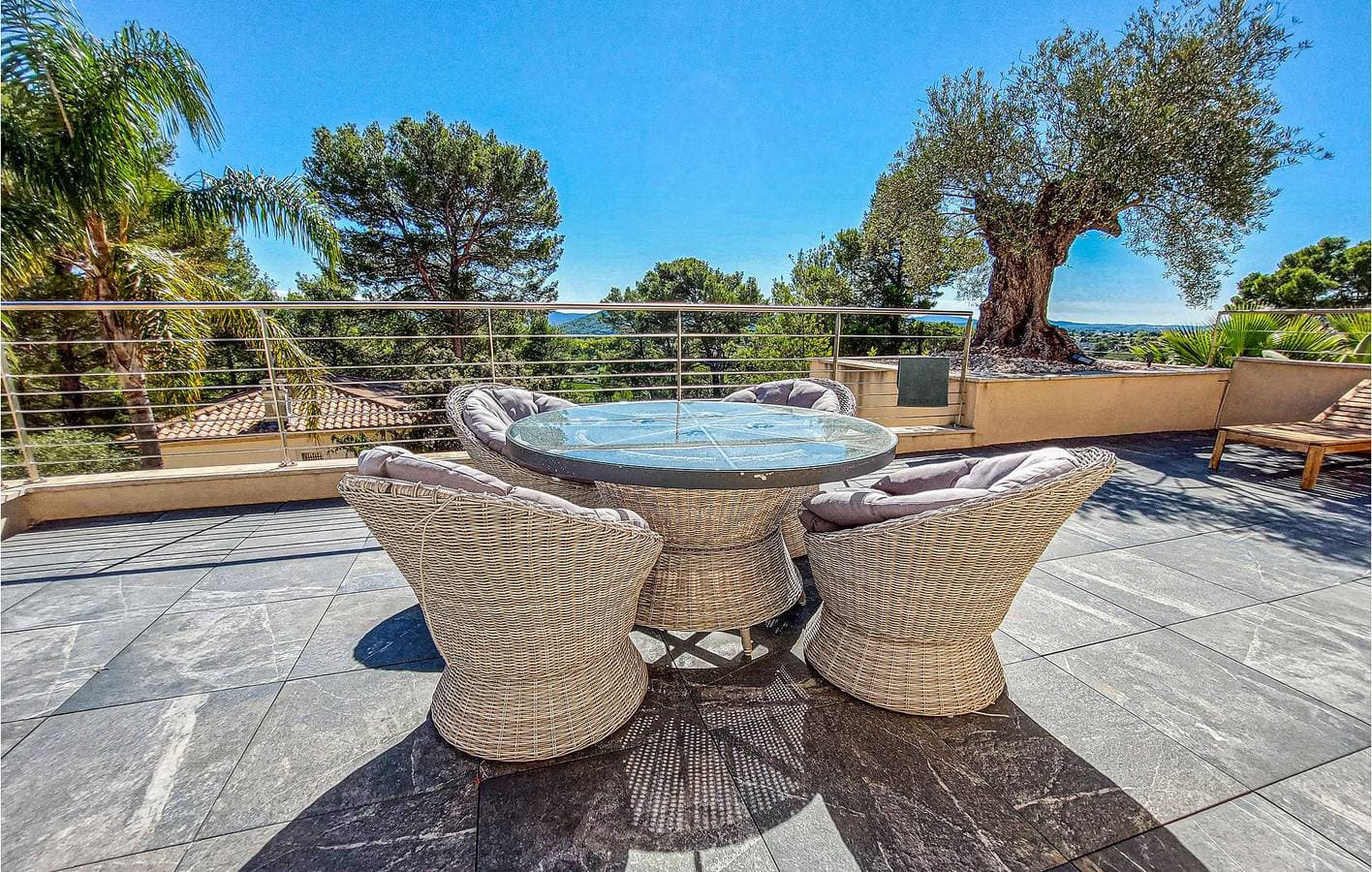Foto 10 von 41: Poolside Getaway mit Parkplatz & WiFi