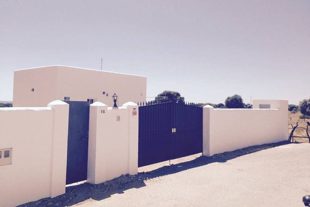 Foto 7 von 30: Villa in Los Caños de Meca von 1000m2 Grundstück neben dem Feld und dem Strand.