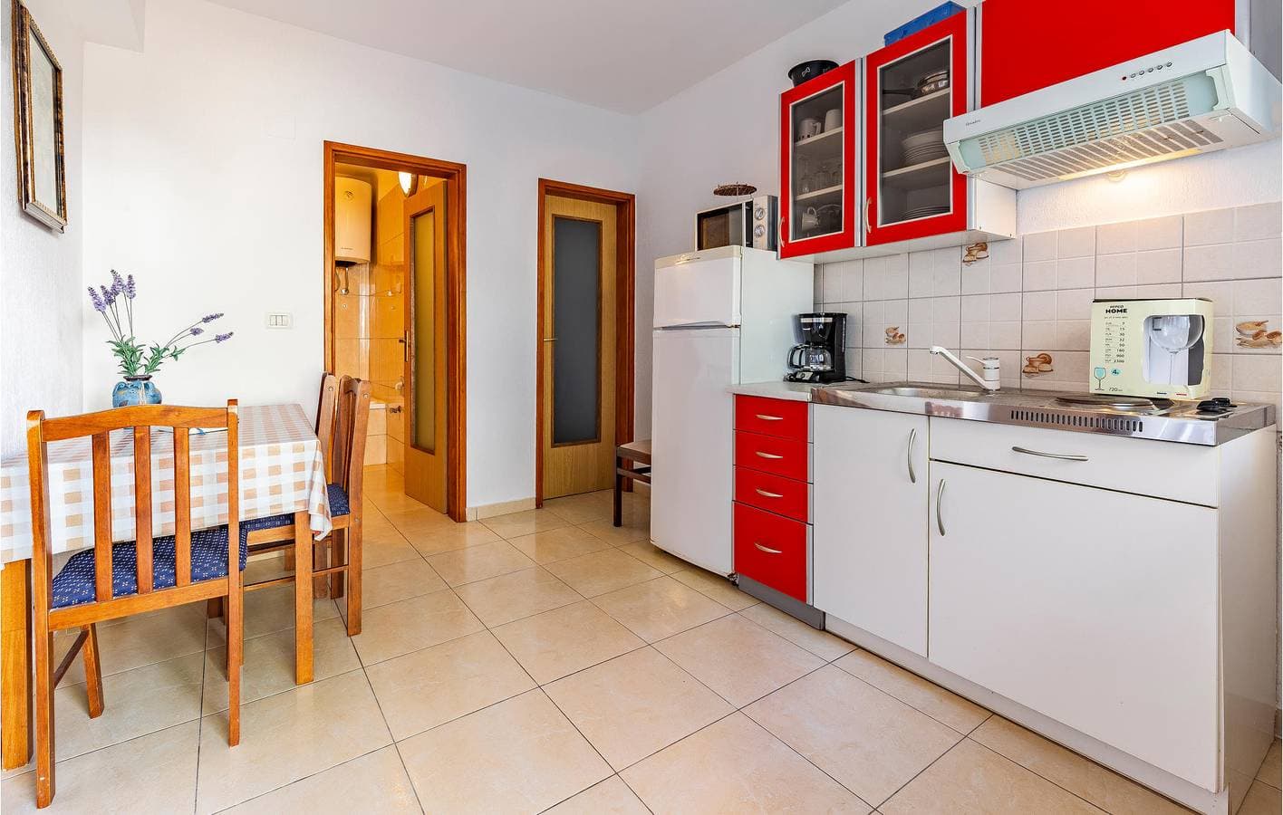 Foto 8 von 27: Gemütliche 1-Zimmer-Wohnung mit WLAN und Terrasse, 1,5 km vom Strand Bijeca entfernt