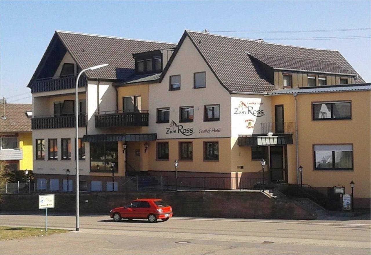 Gasthof Hotel Zum Ross 1