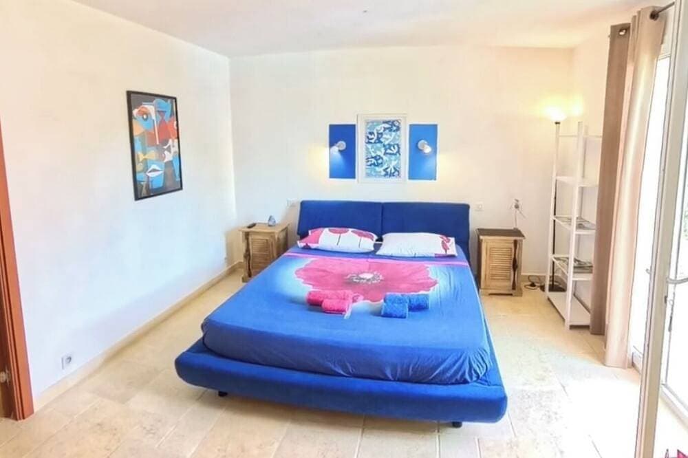 Location Chambre Piscine Terrasse Jardin au Calme Petit Déjeuner Inclus 1