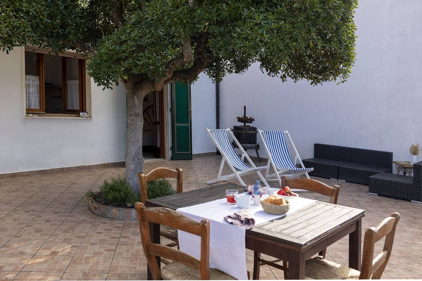 Foto 9 von 9: Ferienwohnung für 4 Personen mit Terrasse
