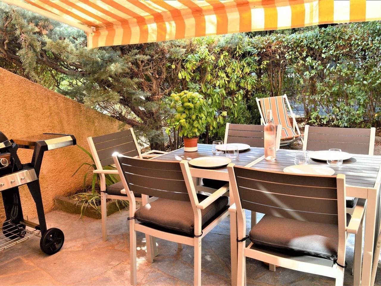 2-Zimmer Wohnung mit Klima, Garten, Parkplatz am Meer 1