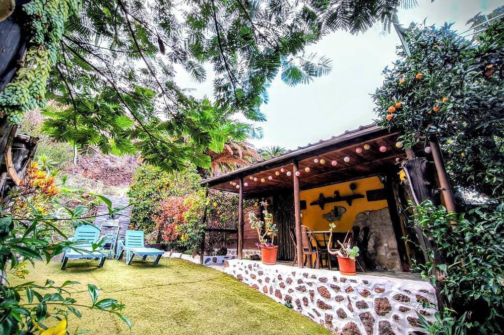 Villa Tamadaba Rural Home + Fast WiFi, Near Ocean, Pet Friendly 1