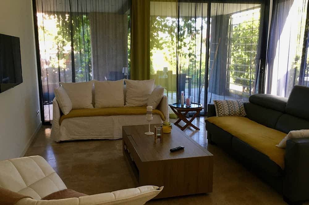Foto 7 von 30: Facing the sea, 30 m from the beach, luxury villa, air-conditioned