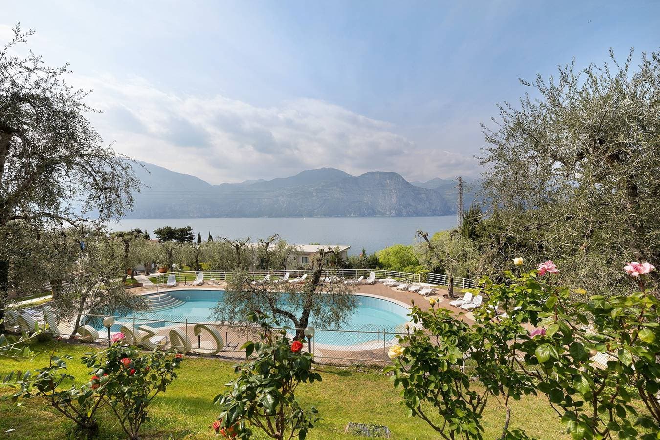 Foto 6 von 37: Ferienwohnung "Casa-Lago Suite" mit Seeblick, Gemeinschaftspool und WLAN