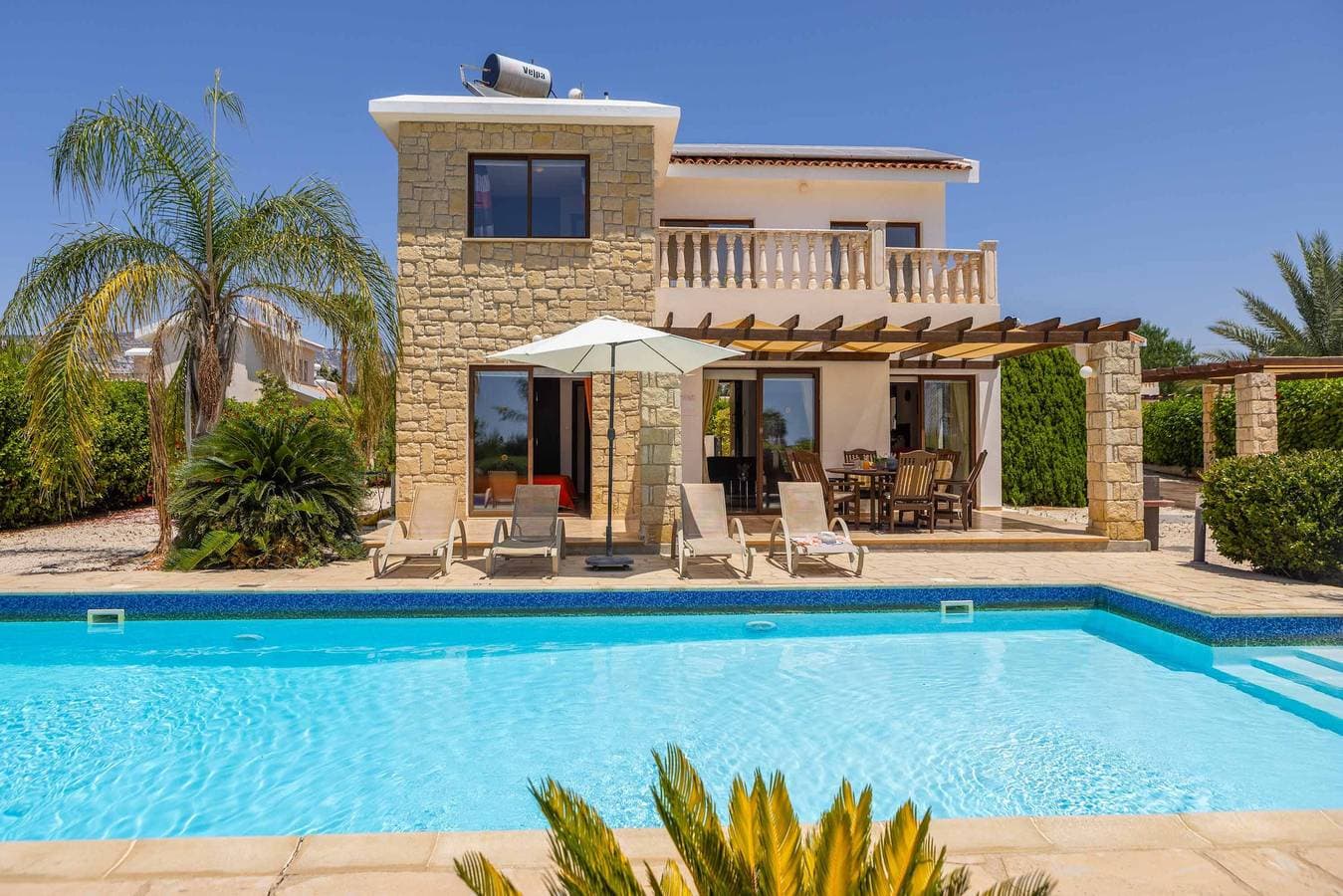 Foto 2 von 38: Villa für 6 Personen mit Balkon