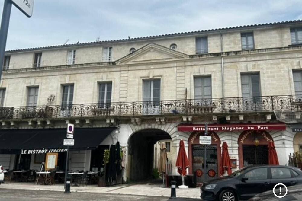 Foto 8 von 24: Suite Crazy'n love room, jacuzzi, cinema, parking, Camargue