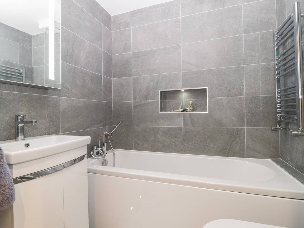 Foto 12 von 27: Ferienwohnung für 4 Personen mit Garten