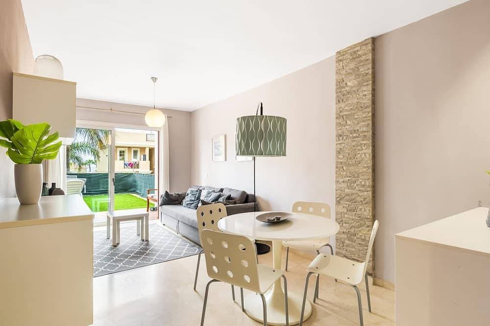 Foto 8 von 21: Nouveau. Bel Appartement Avec Jardin