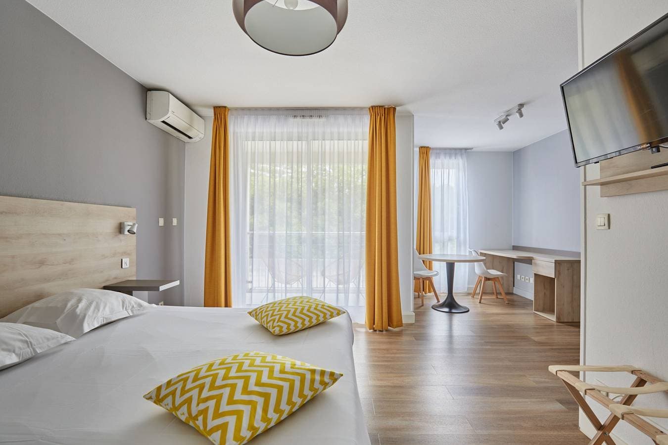 Foto 9 von 32: Hotel für 2 Personen mit Balkon