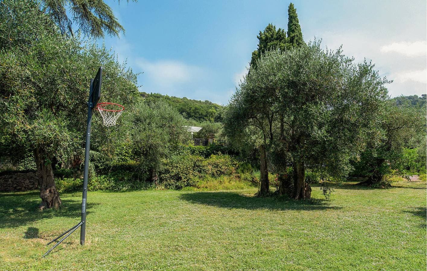 Foto 10 von 22: Wohnung mit Meerblick, Pool und Terrasse in Grasse