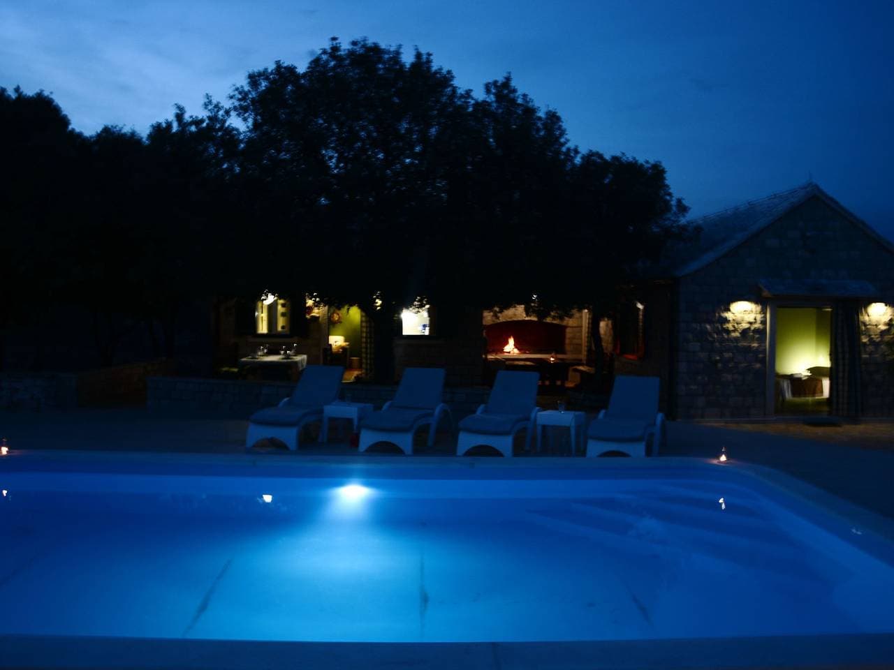 Foto 6 von 38: Mit Terrasse und Pool in herrlicher Naturlandschaft
