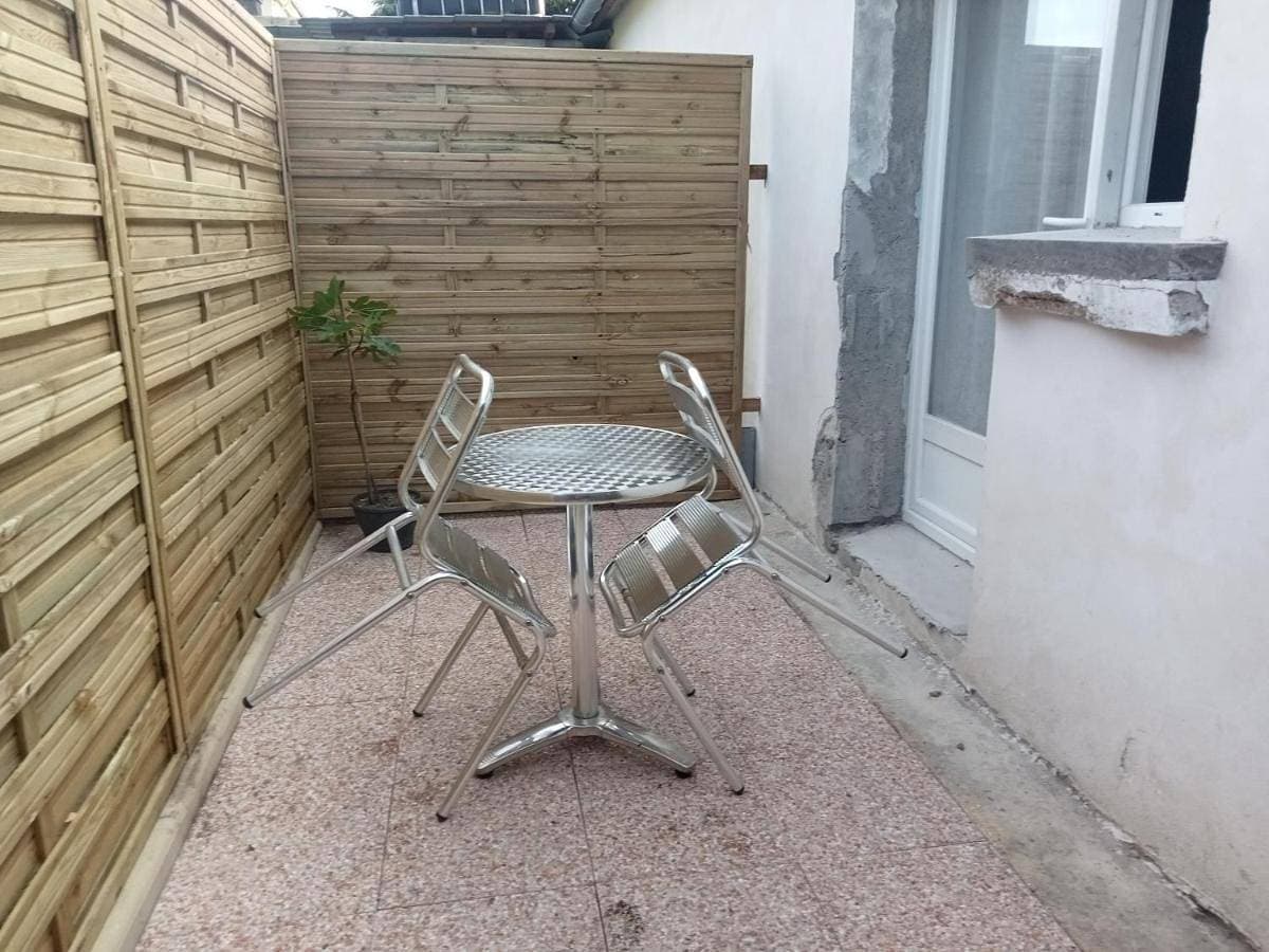 Foto 2 von 5: Studio with Terrace