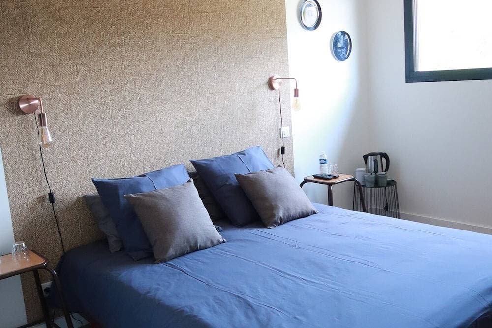Foto 2 von 30: Gästezimmer „L'Abri des Flots“ mit Pool, gemeinsamer Terrasse und WLAN