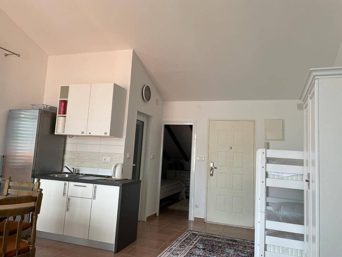 Foto 5 von 19: One-Bedroom Apartment