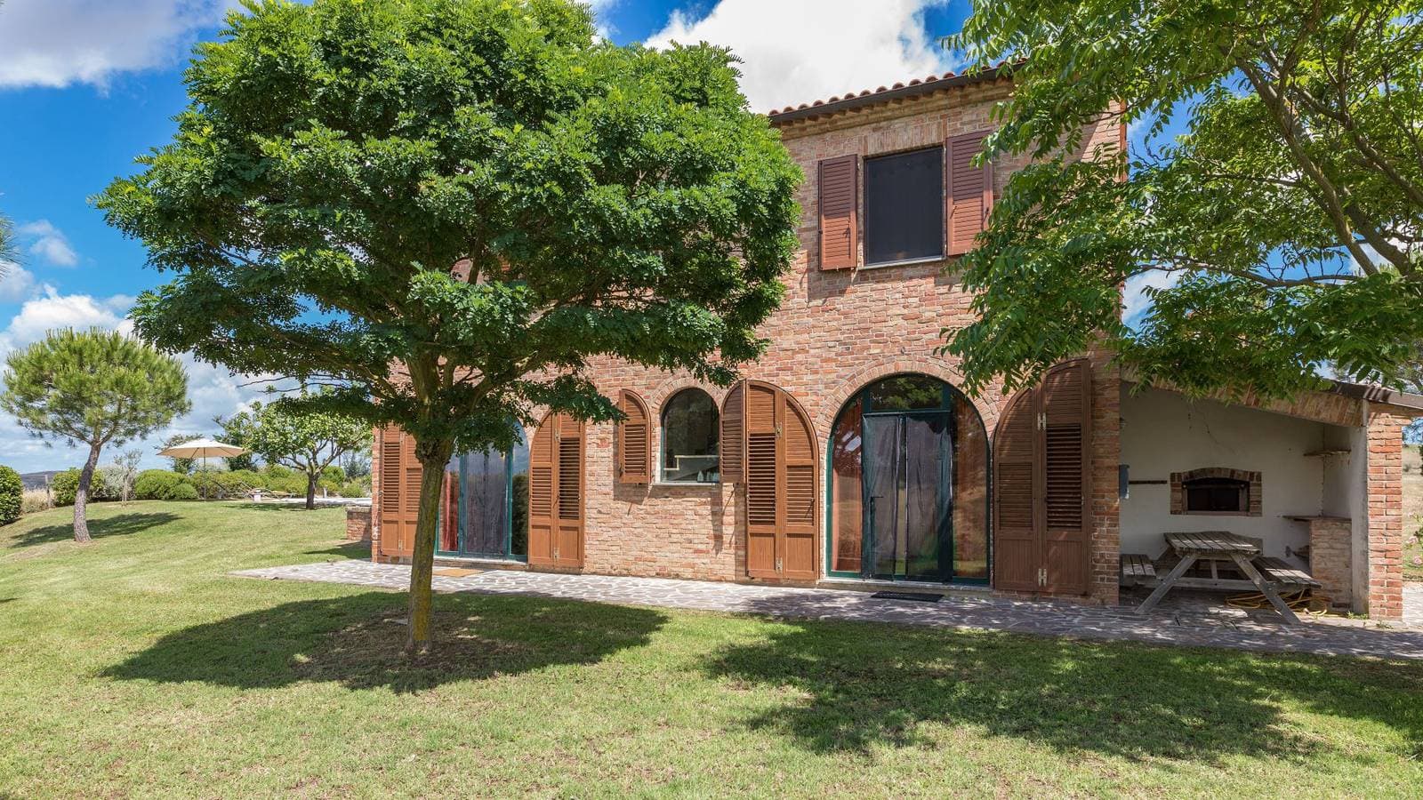 Foto 4 von 39: Villa für 8 Personen mit Garten
