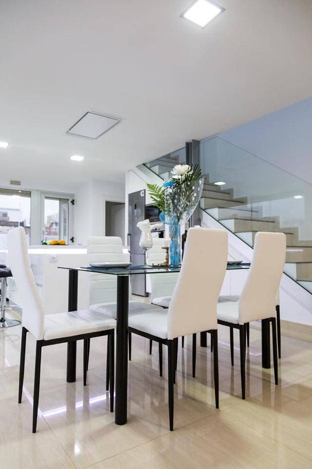 Foto 6 von 57: Three-Bedroom Townhouse