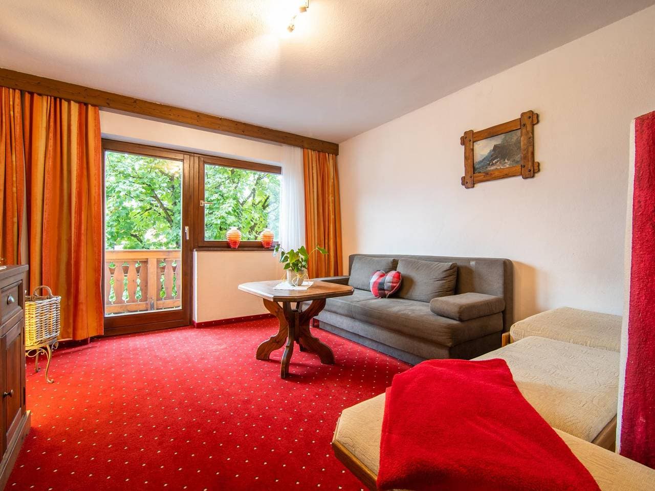 Foto 2 von 29: Geräumige Wohnung mit Balkon mit AktivPass