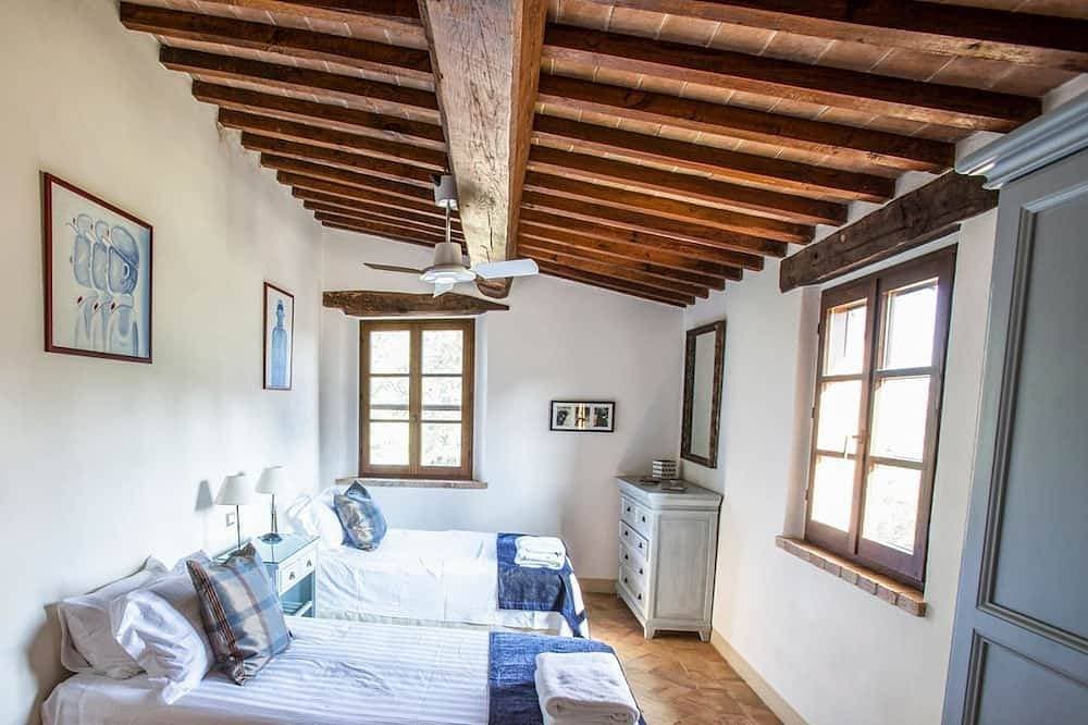 Foto 4 von 30: Villa Condotti - Fünf Schlafzimmer Villa, Schläft 12