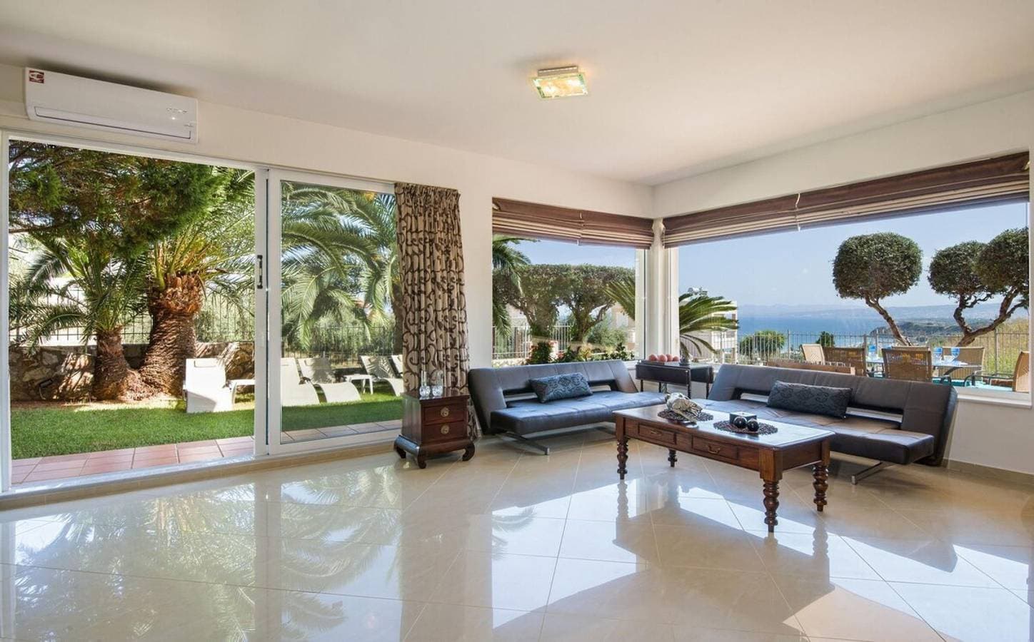 Foto 6 von 39: Villa für 8 Personen mit Terrasse