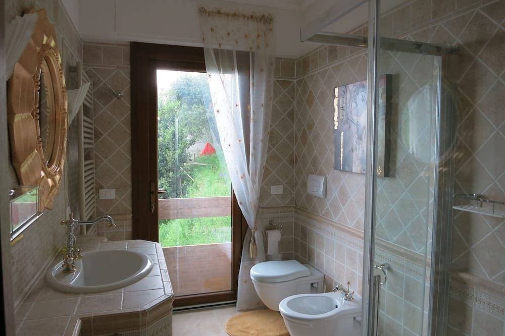 Foto 6 von 23: Wohnluxus auf 100m2 mit grandiosem Gardaseeblick - Golf-und Bikerparadies