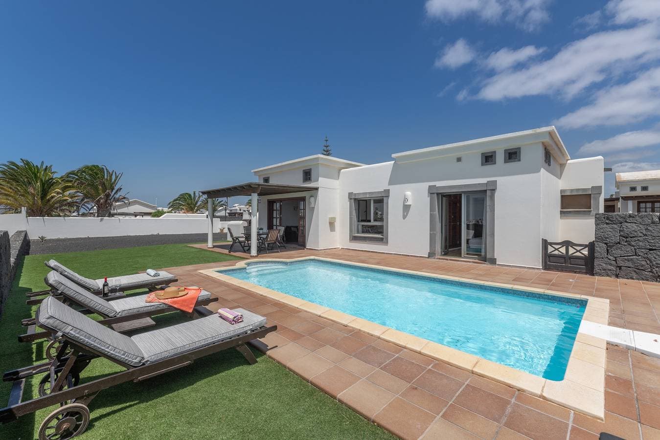 First Row Villa en La Goleta 1