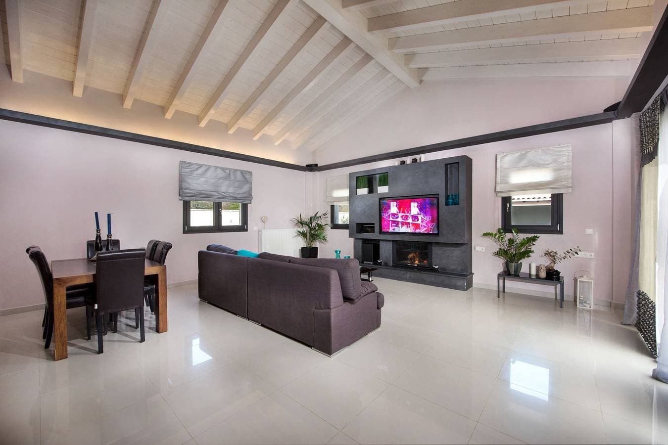 Foto 10 von 60: Villa für 8 Personen mit Balkon