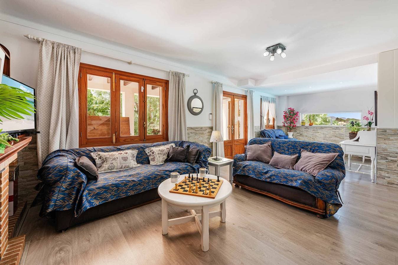Foto 3 von 23: Villa für 4 Personen mit Balkon