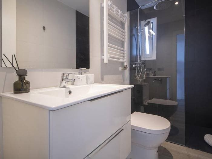 Foto 7 von 39: Ferienwohnung für 6 Personen mit Balkon