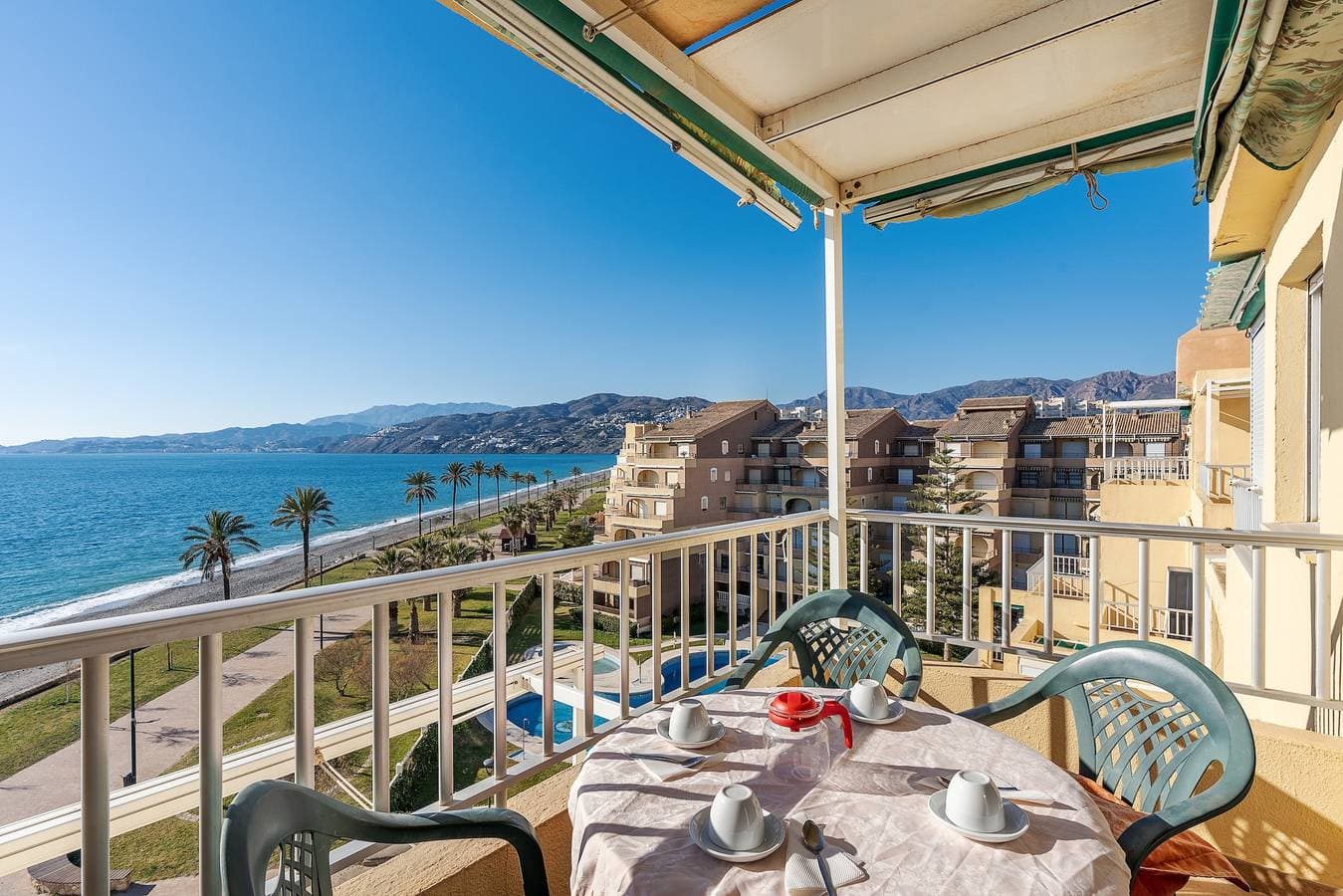 Foto 10 von 35: Ferienwohnung 'Bonito Apartamento Frente Al Mar' mit Meerblick, WLAN und Klimaanlage