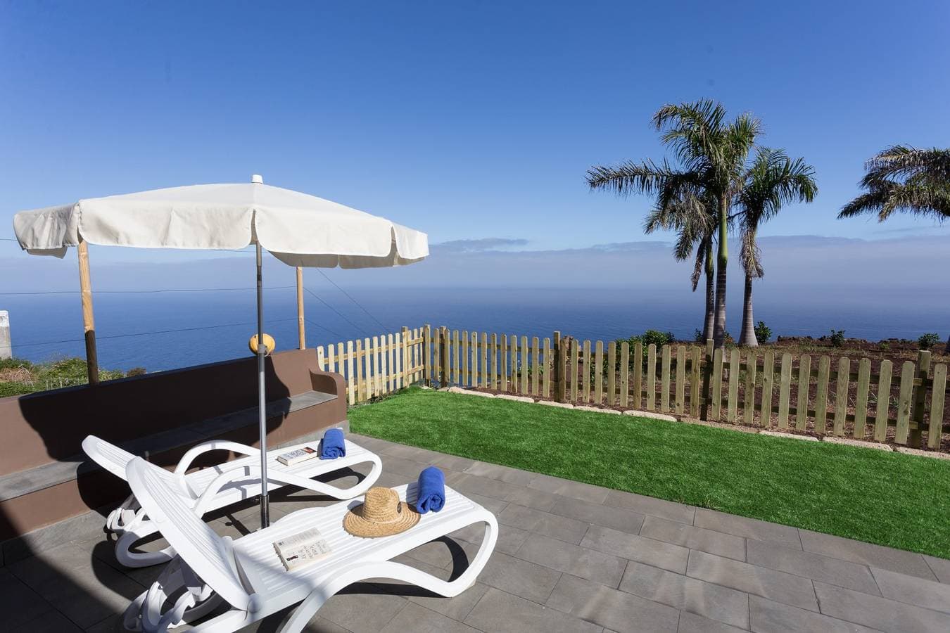 Foto 5 von 49: Vista mar, jardín privado