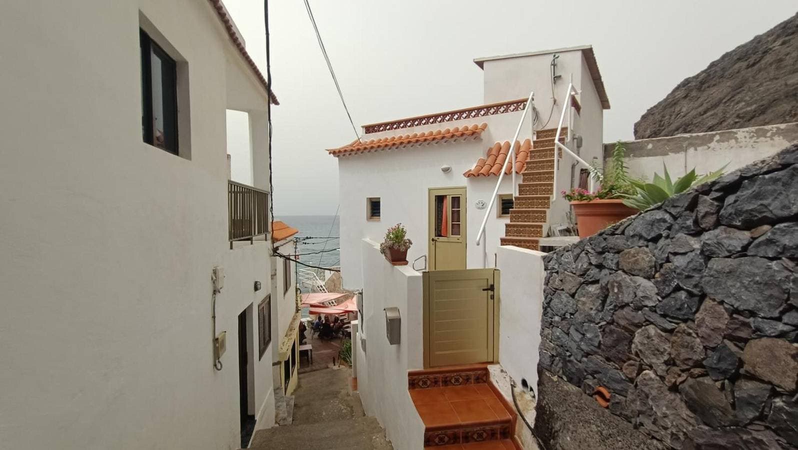 Foto 2 von 37: Alquilaencanarias Casa La Playa La Gomera – Meerblick, Balkon, nahe Playa de Alojera