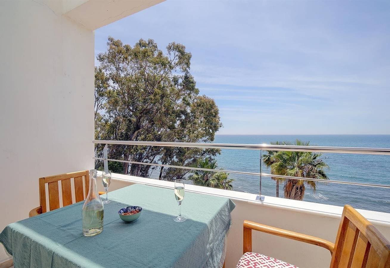 Foto 6 von 25: Ferienwohnung "Boulevard 205" mit Meerblick, Pool, Balkon, Terrasse & Garten