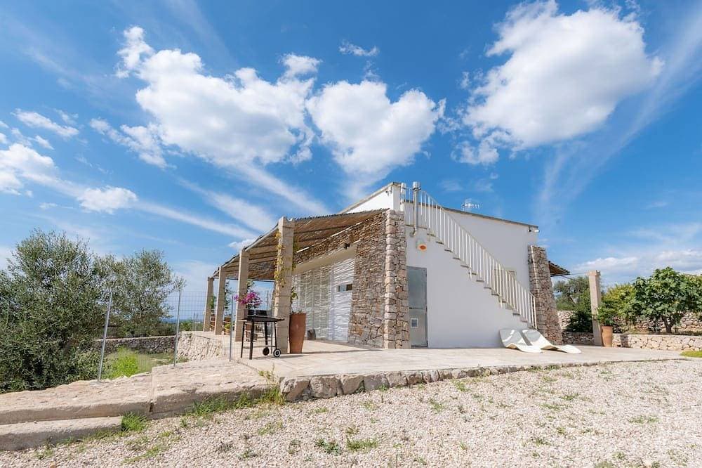 Foto 6 von 18: Hügeliger Trullo mit Meerblick