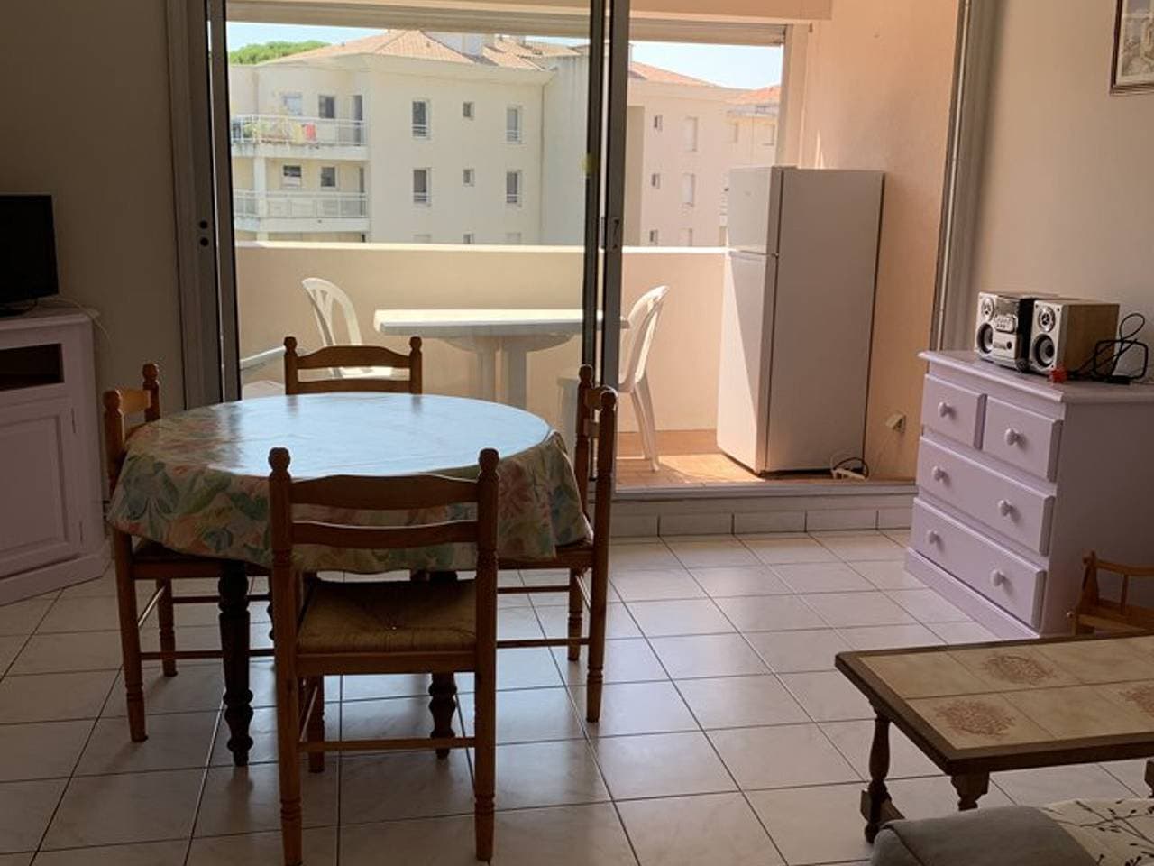 Foto 5 von 11: Studio-Hyères: Piscine, Plages et Port à Proximité, Parking Inclus, Idéal Vacances