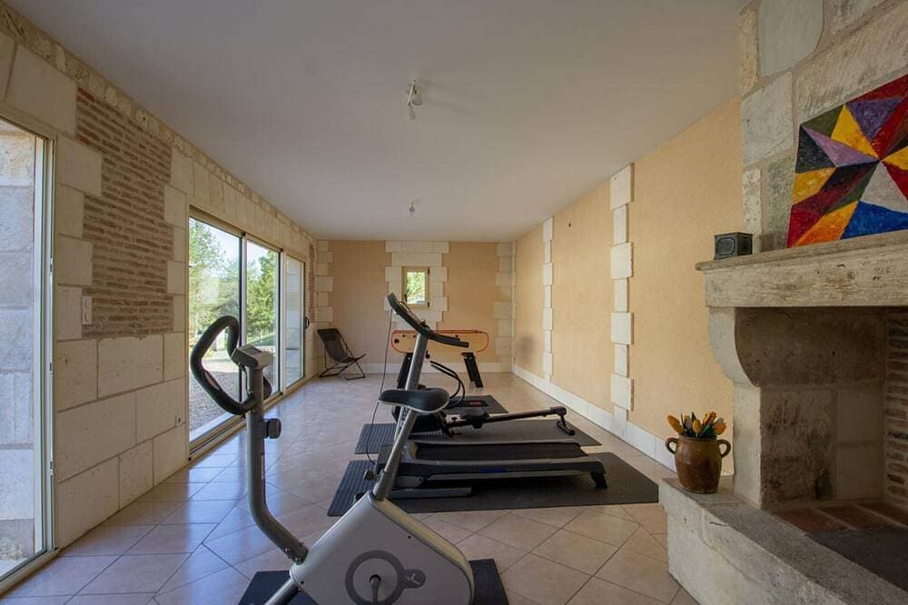 Foto 13 von 21: Geräumiges Haus mit privatem Pool und Internet in Villamblard