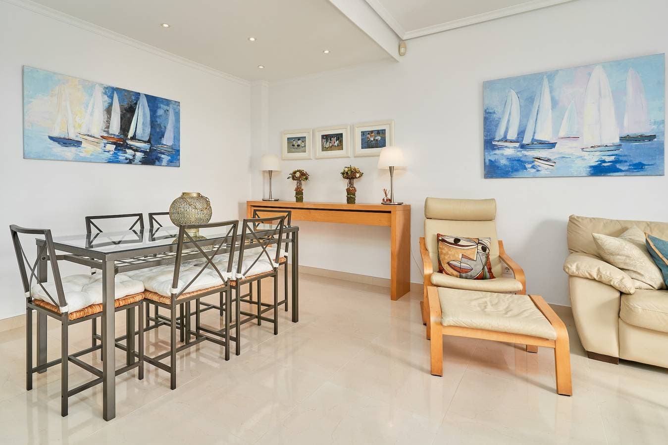 Foto 8 von 42: Frisch renovierte Luxusvilla mit Panoramablick, privatem Pool & fußläufig zum Strand
